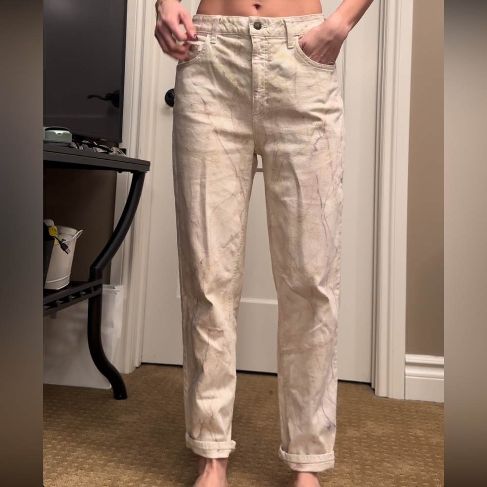 GUESS jeans with cool smoke like design